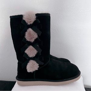 ✭ Black Bow Uggs ✭